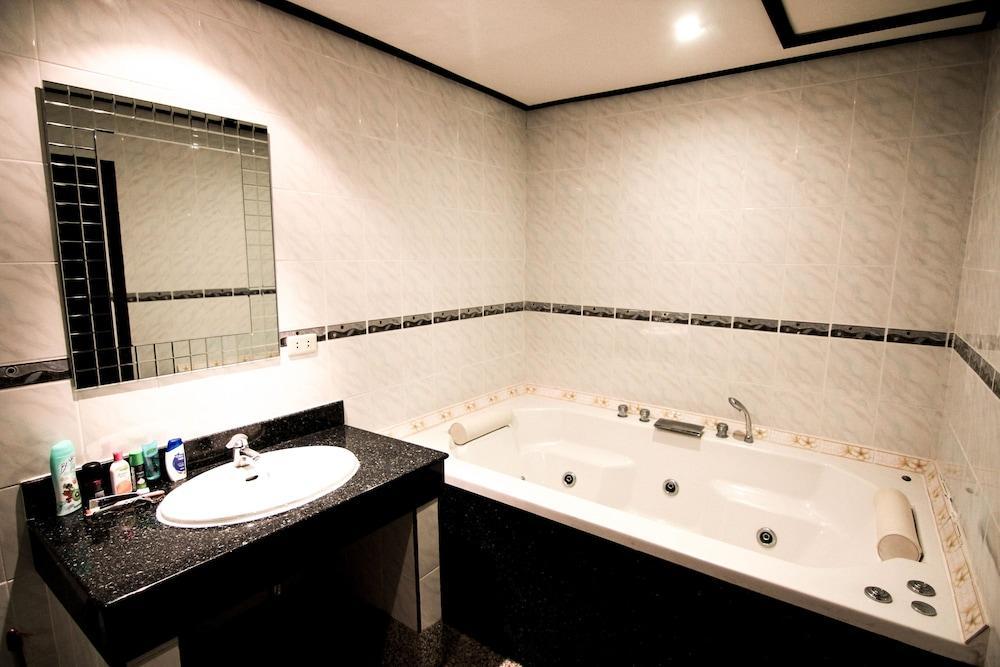 Angus O'Tool'S Guesthouse Karon Extérieur photo